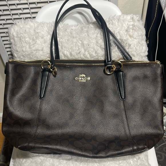 Coach Medium Tote Brown 👜 Excellent Condition!!!